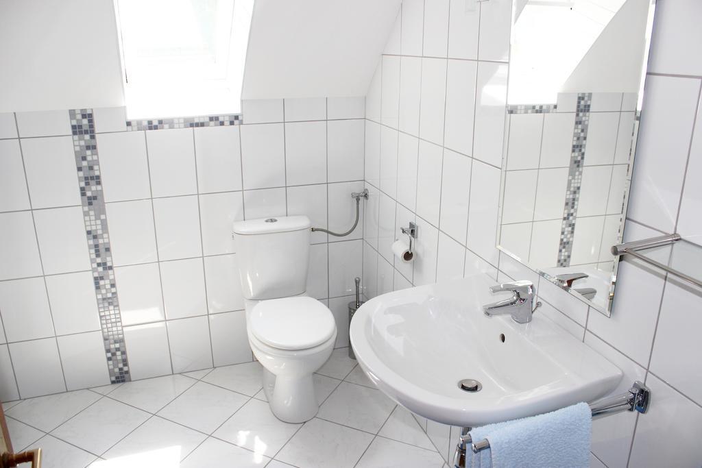 Ferienwohnung Und Gaestezimmer Korb Krumpendorf Стая снимка